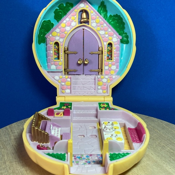 Vintage 1989 | Polly Pocket | Bridesmaid Polly Compact - Picture 3 of 9